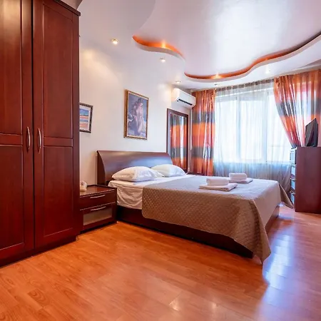 2-br With A Free Private Parking Space *
