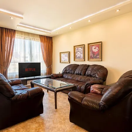 2-br With A Free Private Parking Space Апартаменты *